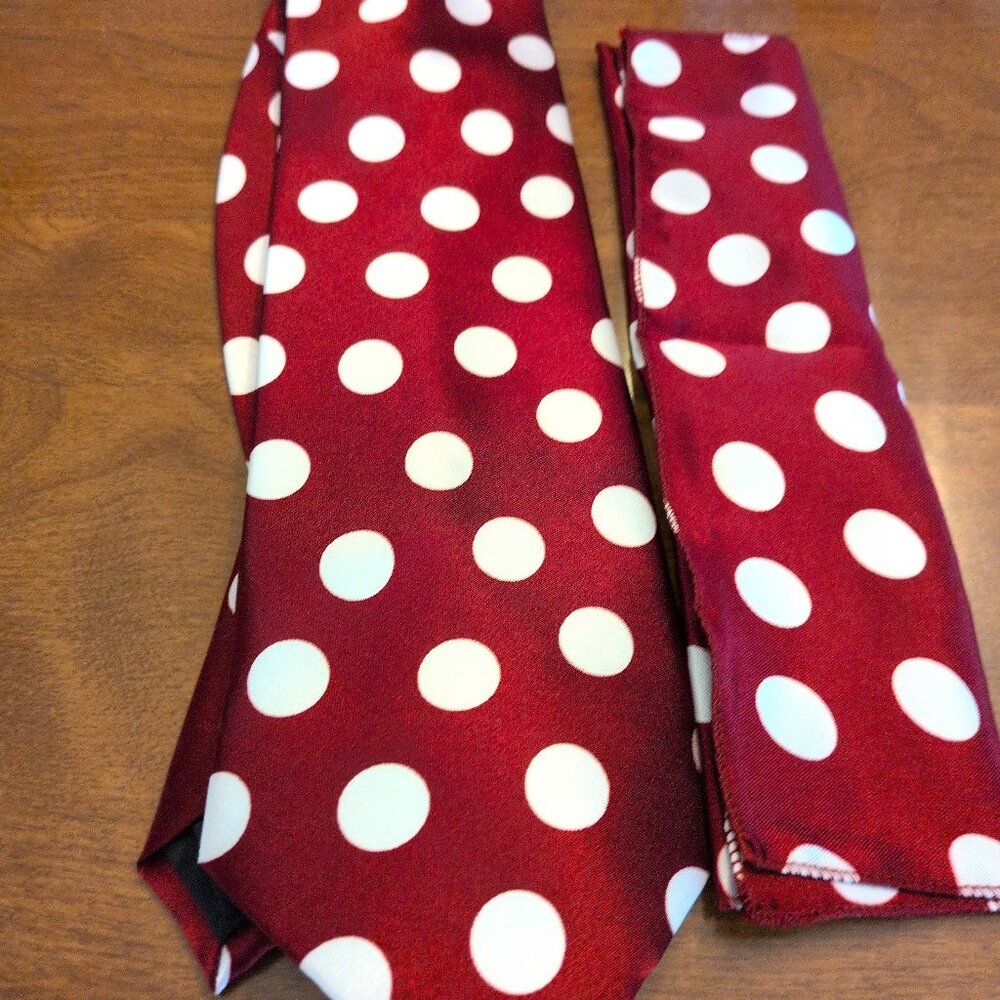 Porta  Rossa  Handmade Burgundy Polka Dot Tie And Pocket Square